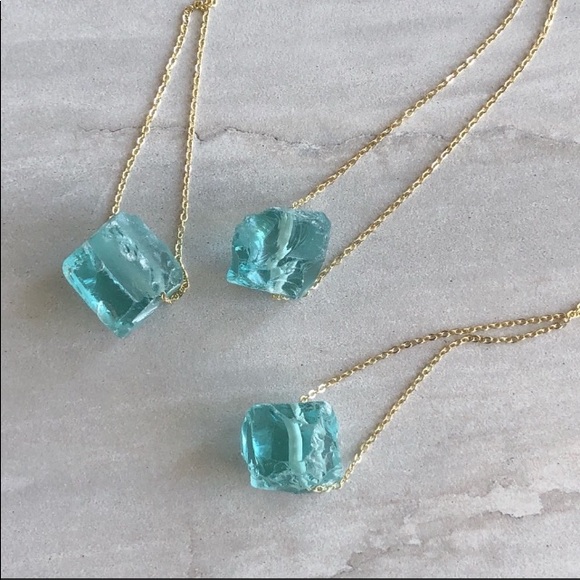🌟Raw Aquamarine Crystal w 14K Gold Plated Chain🌟 - Picture 2 of 6